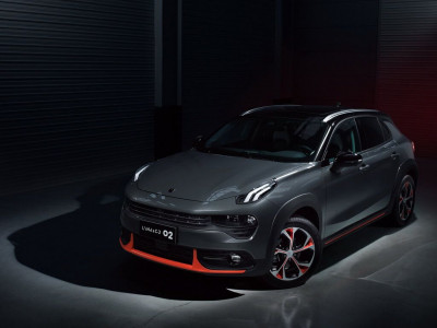 Автомобиль Lynk&co 02