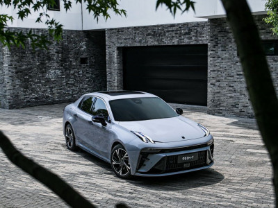 Новый автомобиль Lynk&co 03