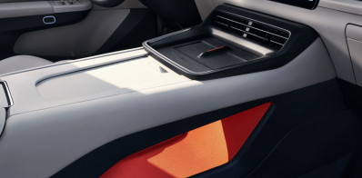 Новый автомобиль Lynk&co 07