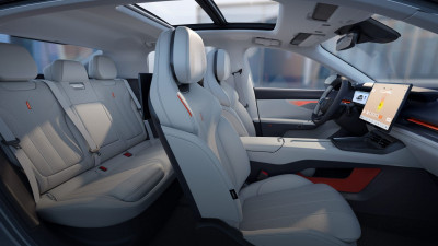 Новый автомобиль Lynk&co 07