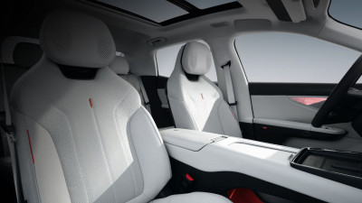 Новый автомобиль Lynk&co 07