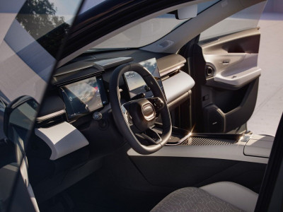 Новый автомобиль Lynk&co 08