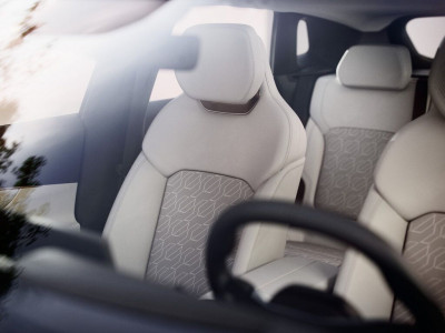 Новый автомобиль Lynk&co 08