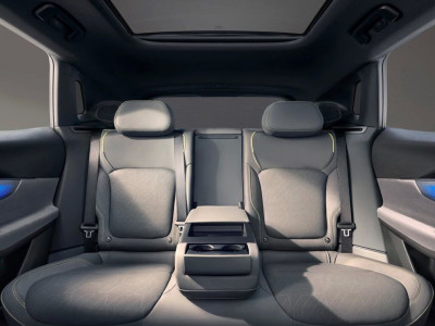 Новый автомобиль Lynk&co 08