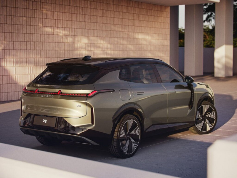 Новый автомобиль Lynk&co 08 — 10