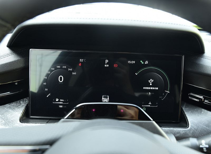 Новый автомобиль Lynk&co 09 — 17