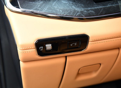 Новый автомобиль Lynk&co 09