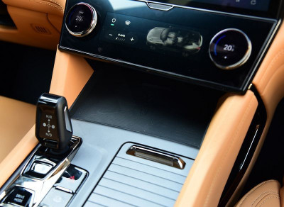 Новый автомобиль Lynk&co 09