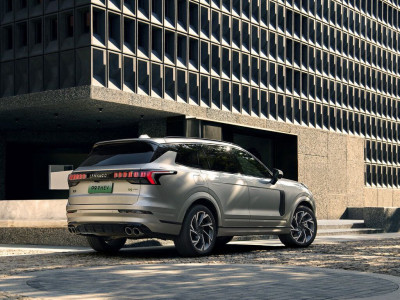 Новый автомобиль Lynk&co 09