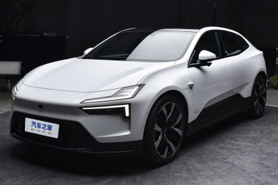 Новый автомобиль Polestar 4