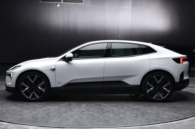 Новый автомобиль Polestar 4