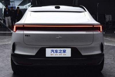 Новый автомобиль Polestar 4