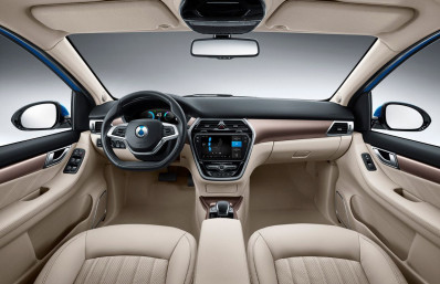 Автомобиль Denza 500