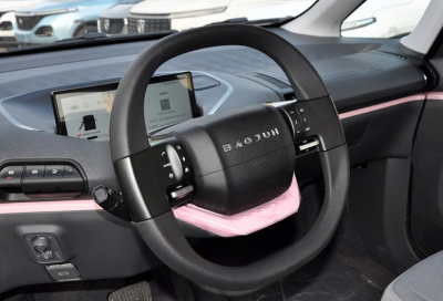 Автомобиль Baojun E300