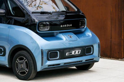 Автомобиль Baojun E300
