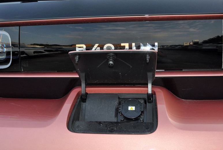 Автомобиль Baojun E300 — 10