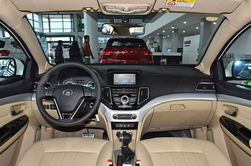 Автомобиль Great wall C30 ev — 11