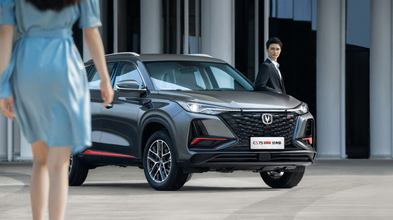 Автомобиль Changan Cs75 plus classic — 3