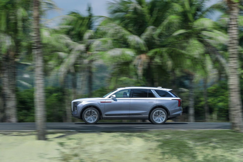 Новый автомобиль Hongqi E-hs9 — 7