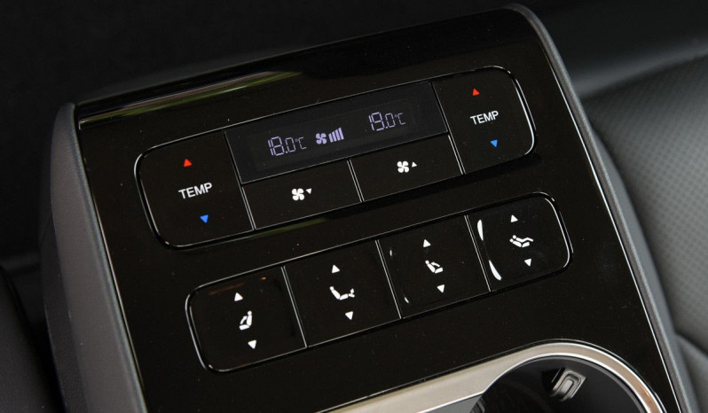 Новый автомобиль Hongqi E-qm5 — 11