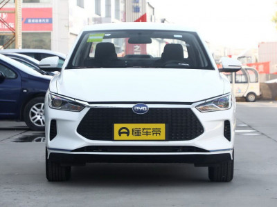 Автомобиль Byd E3