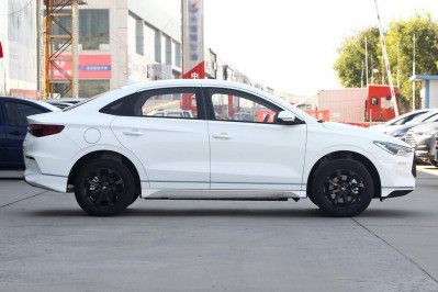 Автомобиль Byd E3