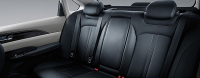 Автомобиль Dongfeng E70