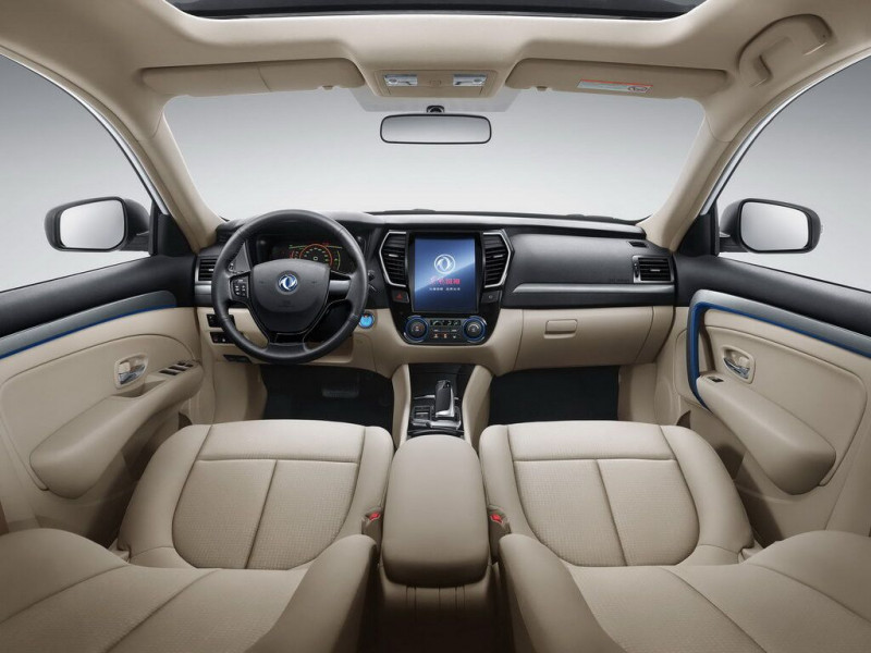 Автомобиль Dongfeng E70 — 12