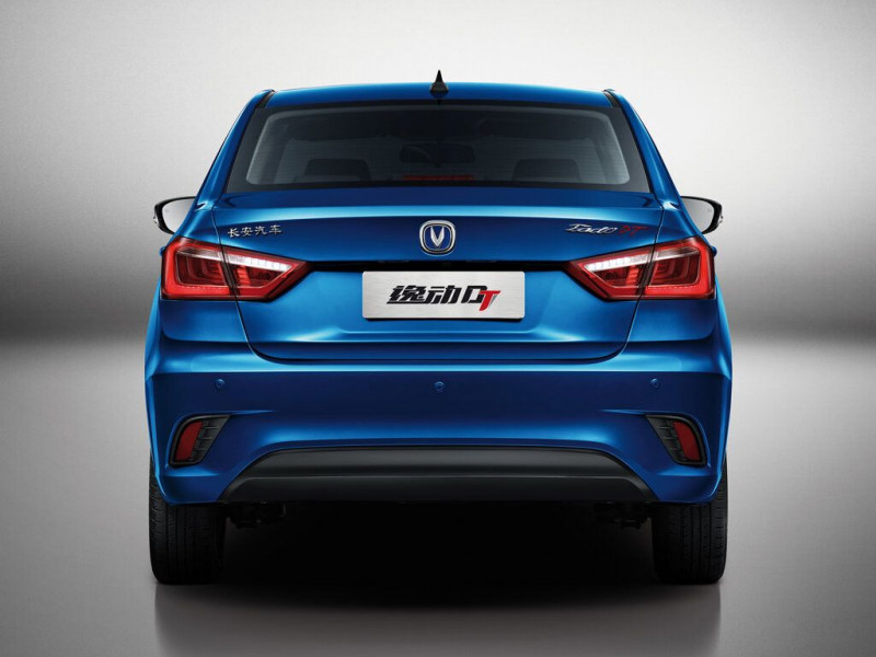 Автомобиль Changan Eado dt — 5