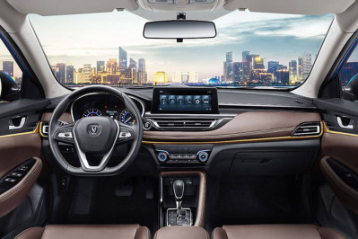 Автомобиль Changan Eado dt