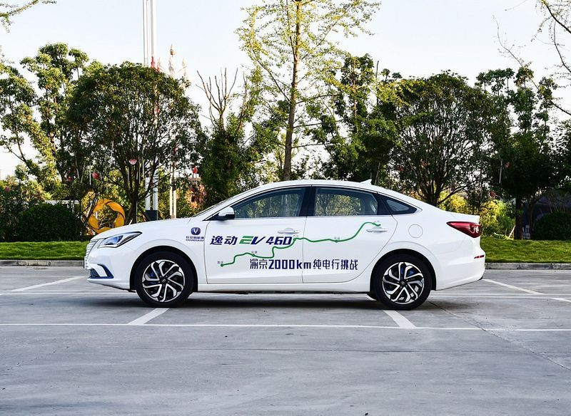 Автомобиль Changan Eado ev — 2