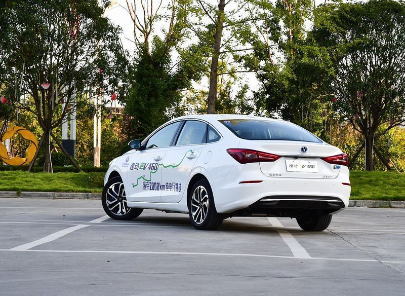 Автомобиль Changan Eado ev — 3