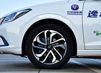 Автомобиль Changan Eado ev