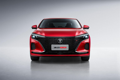 Новый автомобиль Changan Eado plus