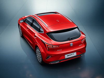 Автомобиль Changan Eado xt