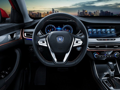 Автомобиль Changan Eado xt