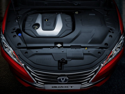 Автомобиль Changan Eado xt