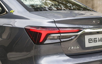 Автомобиль Roewe Ei6 max