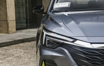 Автомобиль Roewe Ei6 max