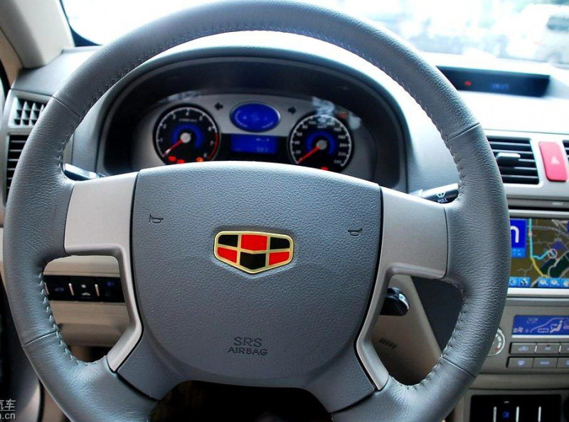 Автомобиль Geely Emgrand ec7 — 3