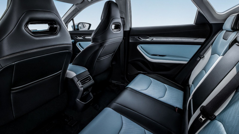 Новый автомобиль Geely Emgrand s — 3