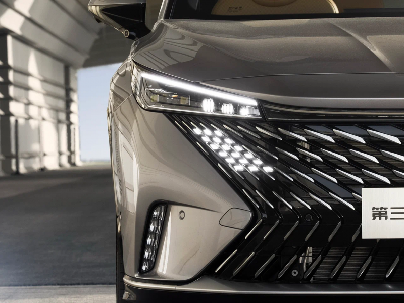 Новый автомобиль Roewe Erx5 — 12