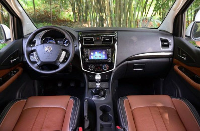 Автомобиль Dongfeng F600