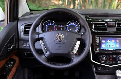 Автомобиль Dongfeng F600