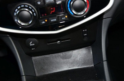 Автомобиль Dongfeng F600