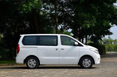 Автомобиль Dongfeng F600