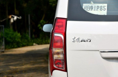 Автомобиль Dongfeng F600