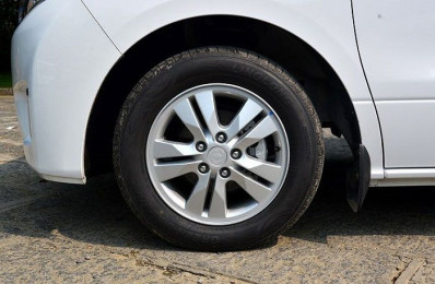 Автомобиль Dongfeng F600