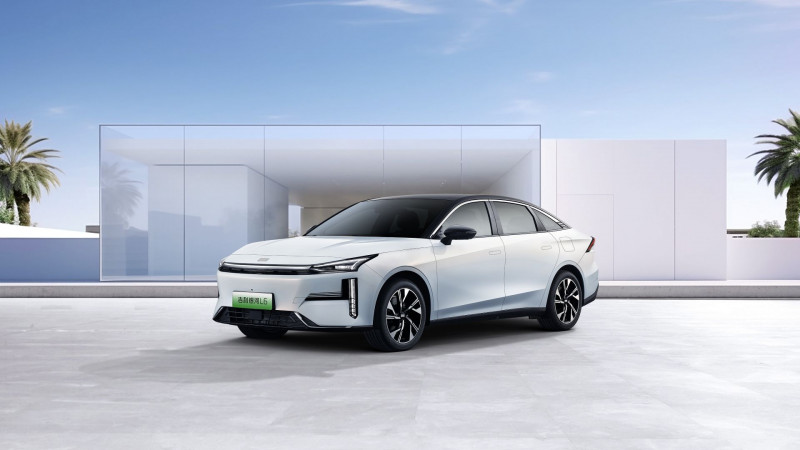 Новый автомобиль Geely Galaxy l6 — 4