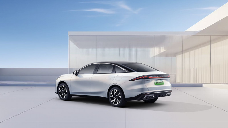 Новый автомобиль Geely Galaxy l6 — 5